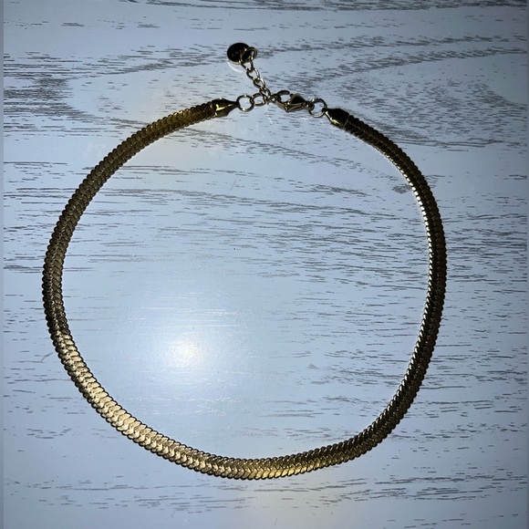 18 karat gold plated over stainless steel necklace. 13” + 1” extender - Picture 3 of 4